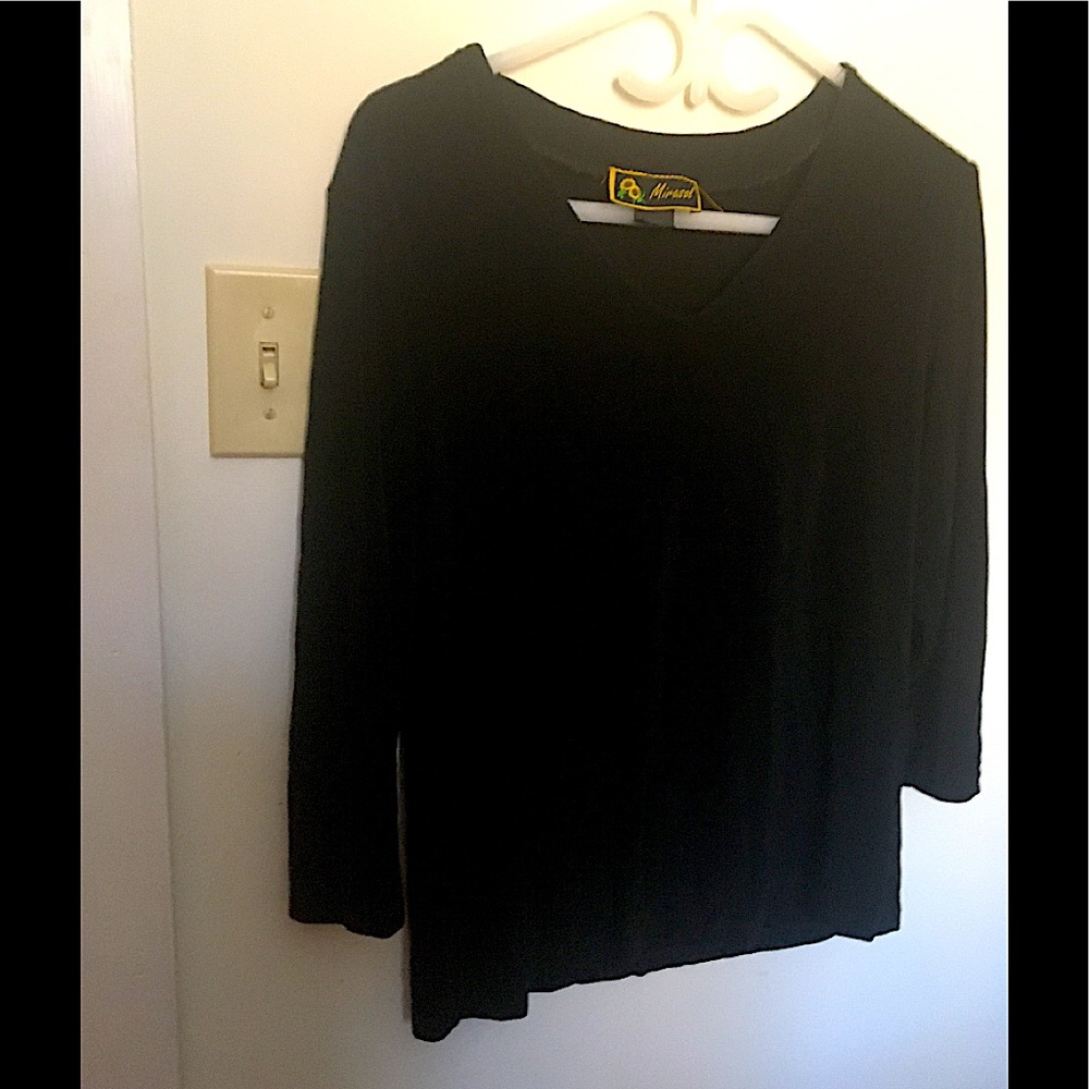 MIRASOL V-Neck Black Shirt